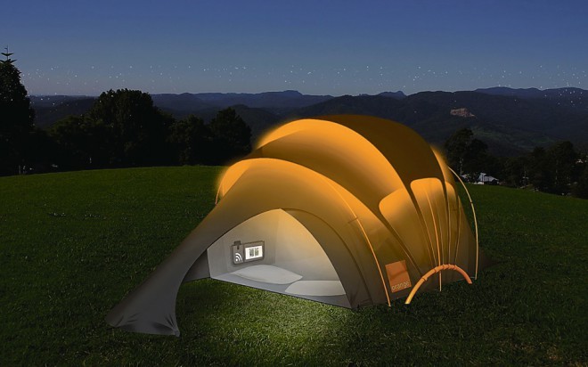 خيمة مستقبلية ومتطورة تكنولوجياً. 