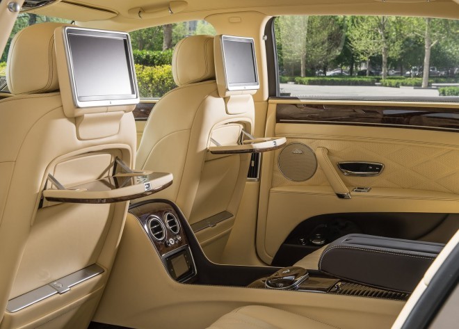 Bentley Flying Spur / Totalmente pensado e excelente interior 