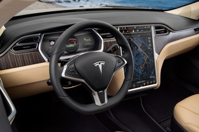 Tesla S - L'auto che sta cambiando l'industria automobilistica. E un interno pazzesco con uno schermo da 17" che mostra tutte le funzioni dell'auto. 