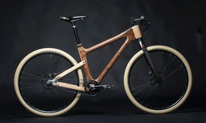 Uma bicicleta de madeira que nós mesmos montamos. Foto: Sandwichbikes.
