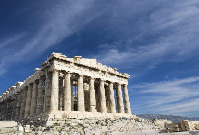 A parte mais bonita da Acrópole de Atenas é o Partenon, templo dedicado à deusa Atena, considerado a obra mais famosa da arquitetura grega.