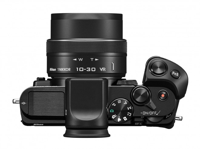 Potrebno je priznati, da je Nikon 1 - V3 zanimiv iz vseh zornih kotov. 