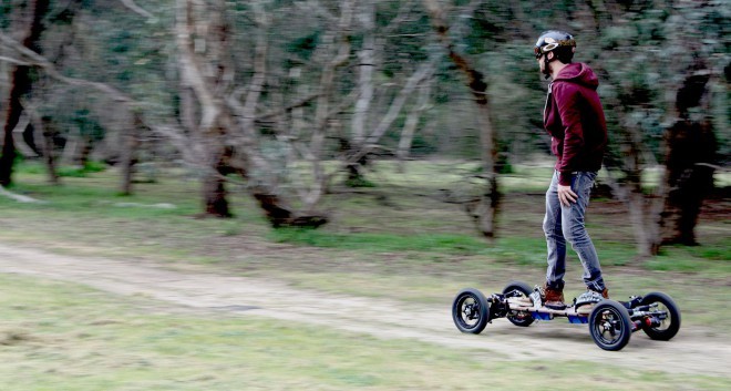 The skateboard reaches a speed of up to 55 km/h.
