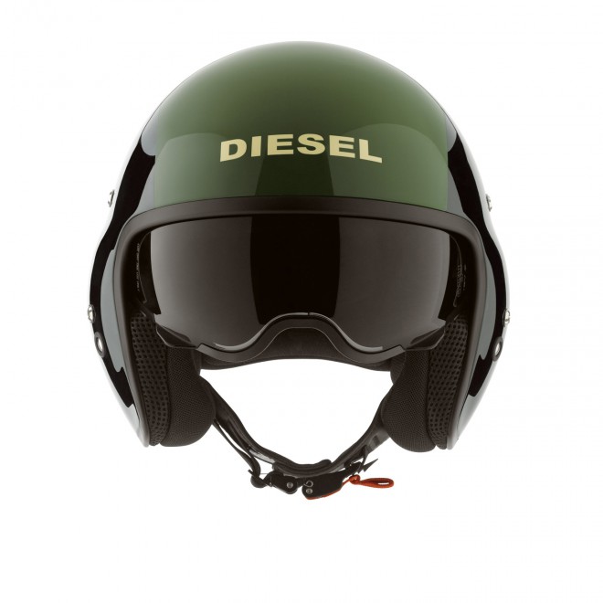 Diesel Hi-Jack 头盔 照片：diesel.com