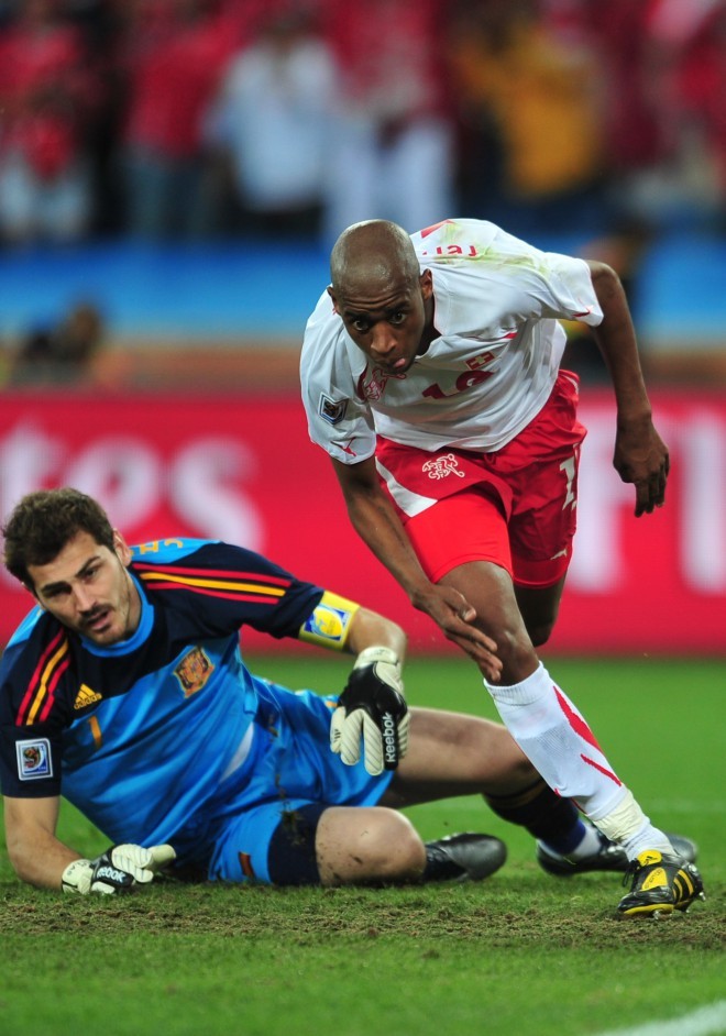 Iker Casillas ja Gelson Fernandes, välähdys viimeisistä MM-kisoista Etelä-Afrikassa 2010, jossa Espanja hävisi Sveitsille 1:0. Kuva: Adidas Archive