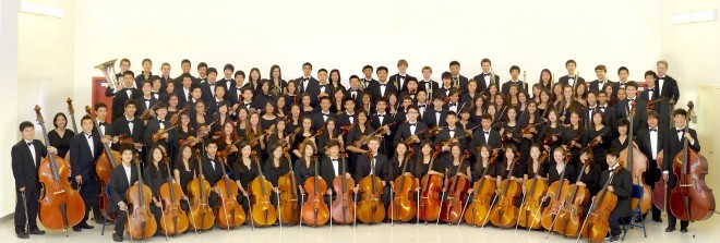 Orkester, ki ga tvori kar 500 glasbenikov.