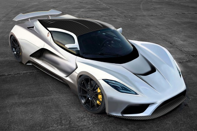 Venom F5:n ulkonäkö viittaa siihen, että se on vakava superauto, jolla on yksi päätavoitteena viedä maailman nopeimman tuotantoauton titteli Bugatti Veyronin käsistä.