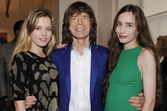 Mike Jagger con le sue bellissime figlie