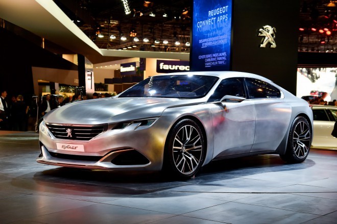 Peugeot po premieri futuristično oblikovanega štirivratnega kupeja na salonu v Pekingu, le tega v nekoliko drugačni podobi predstavlja tudi na stari celini.