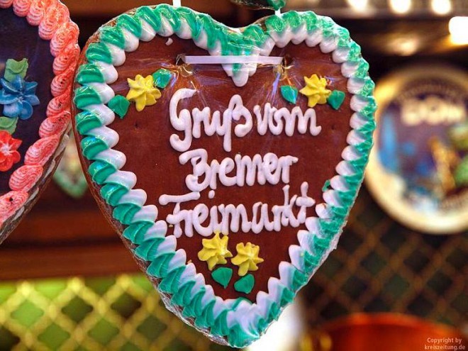 قم بزيارة Bremer Freimarkt، أحد أقدم المعارض الألمانية، والذي يقام منذ عام 1035 (!) وهو أيضًا أكبر معرض في شمال ألمانيا. ويزوره أكثر من 4 ملايين زائر كل عام. وسيقام هذا العام في الفترة من 16 أكتوبر إلى 1 نوفمبر 2015.