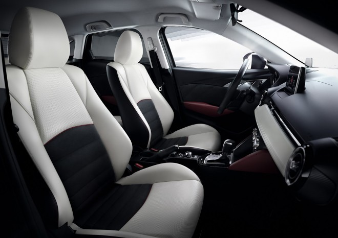 The interior will be a mixture of existing Mazda models, and the most affinity will be with the Mazda3, which is also the closest to the CX-3 in terms of space. However, entering and sitting in the vehicle will be very high, and the materials and construction will be of high quality.