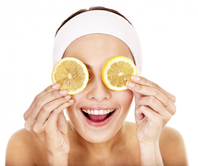 عصير الليمون يحافظ على نظافة البشرة.