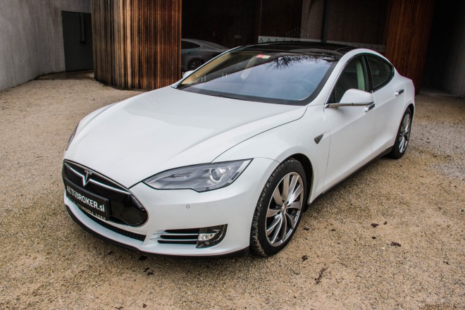 This moment is also why the Tesla S is a sign of a different philosophy of the one who buys it.