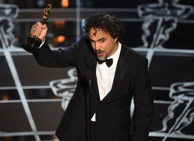 영화 Birdman은 두 개의 "훌륭한"오스카상을 수상했습니다. 이 영화는 최고의 영화와 최고의 감독상으로 오스카상을 수상했습니다. 사진에는 알레한드로 곤잘레스 이냐리투 감독의 모습이 담겨 있다.
