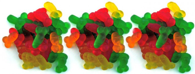 Gummy godis skiljer sig inte i smak från andra godisar av denna typ, så de är ganska provocerande.
