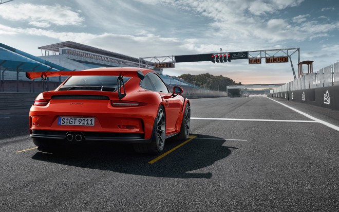 Rdeči dirkač - Porsche 911 GT3 RS.
