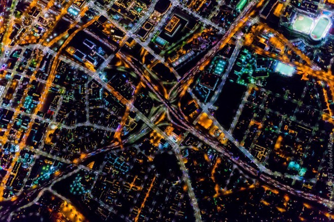 ロサンゼルスの夜の超現実的な航空写真。