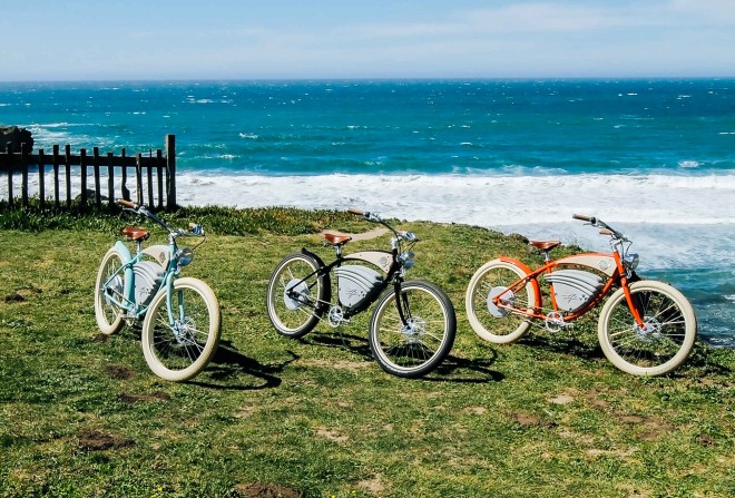 CRUZ e-bike の 3 つのバージョン: Fiesta、Cola、Aqua (左から右へ)