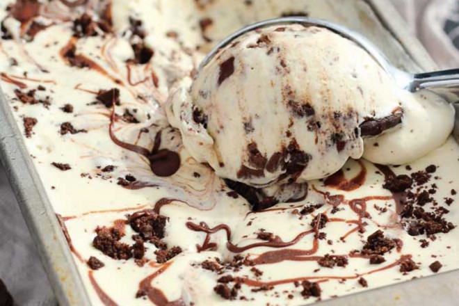 Divine Cookies 'n' Cream -jäätelö Nutellalla.