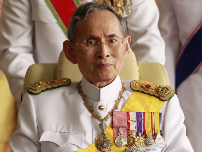 Siniveren rikkain jäsen, Thaimaan kuningas Bhumibol Adulyadej.