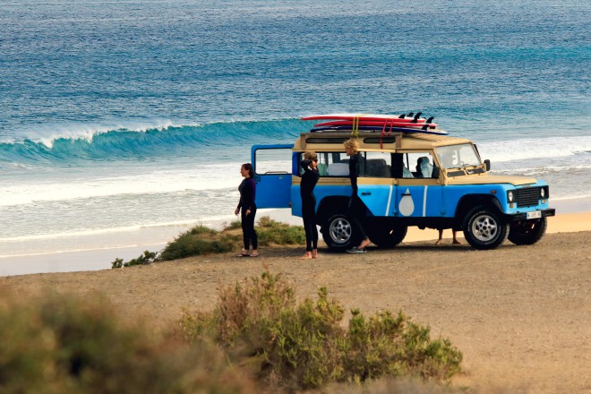 Škola surfování Manawai si našla své místo na ostrově slunce, větru a nekonečných písečných pláží – na ostrově Fuerteventura.