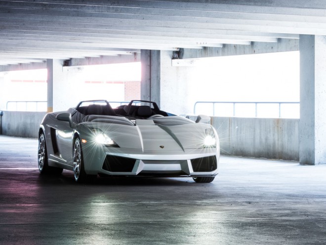 Lamborghini Concept S je niečo, čo by ste čakali, že nájdete v garáži Tonyho Starka, Jay Lena alebo Batmanovom brlohu.