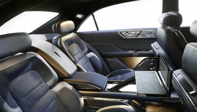 Assentos incrivelmente confortáveis adornarão o modelo Lincoln Continental.