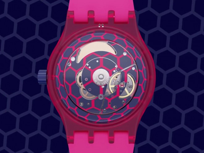El reloj de pulsera Swatch Sistem51 es mecánico y no funciona con pilas.