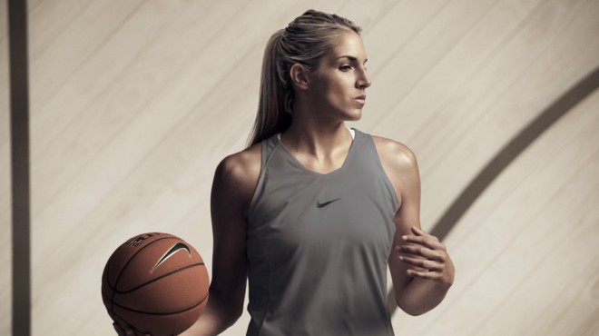 Nike je končno predstavil kolekcijo športnih oblačil za ženske, ki igrajo košarko. 