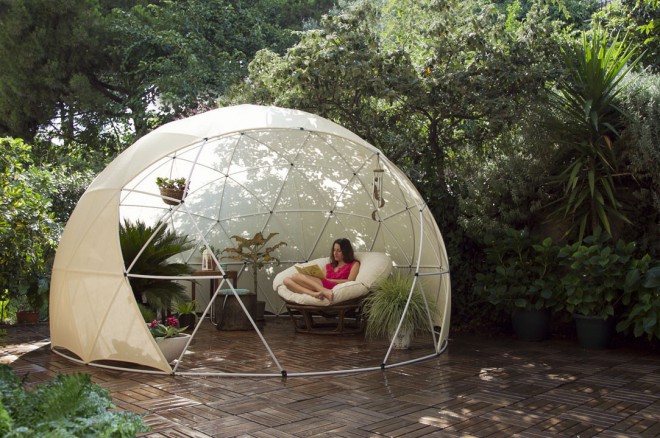 Garden Igloo 360 can also be used as a canopy.
