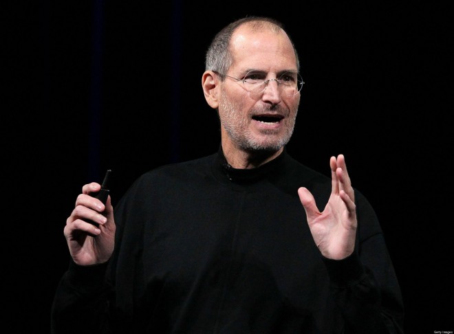 Steve Jobs in njegov legendarni pulover z visokim ovratnikom.