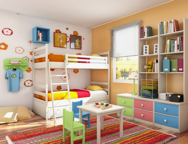 Otroška soba v oranžni, modri, rdeči in zeleni