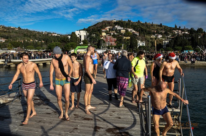 On January 1, 2016, the 12th New Year's jump into the sea will take place.