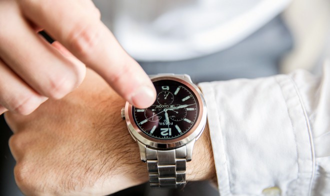 Q Founder je mimořádně elegantní a funkční příklad chytrých hodinek.