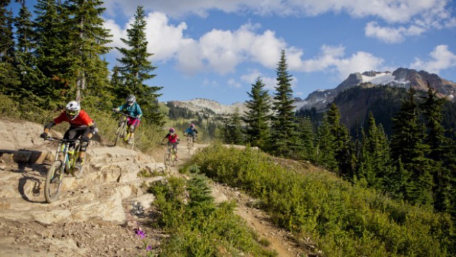 Label je septembra 2015 organiziral potovanje v gorsko kolesarsko meko: Whistler v Kanadi