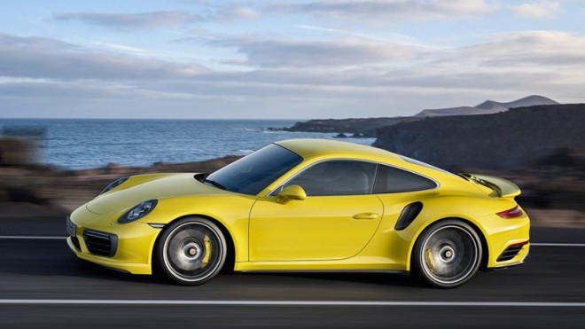 Anche la nuova Porsche 911 turbo è fatalmente attraente.