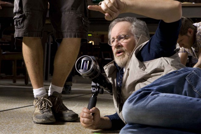 Vuosistaan huolimatta Steven Spielberg työskentelee nuoren miehen tahtiin.