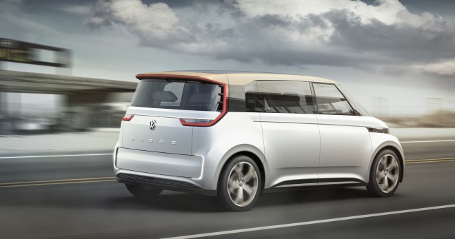 Mit dem Budd-e-Van stellt Volkswagen die Zukunft von Elektrofahrzeugen und Konnektivität vor.