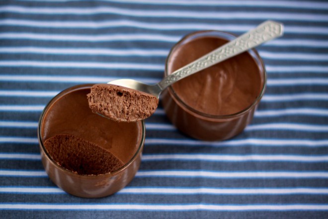 Ein Schokoladenmousse aus einer einzigen Zutat ist genauso gut wie eines, das viel mehr Zutaten und Kochkünste erfordert.