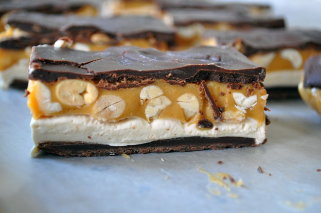 Snickers prepared at home, unlike the original, has no additives.