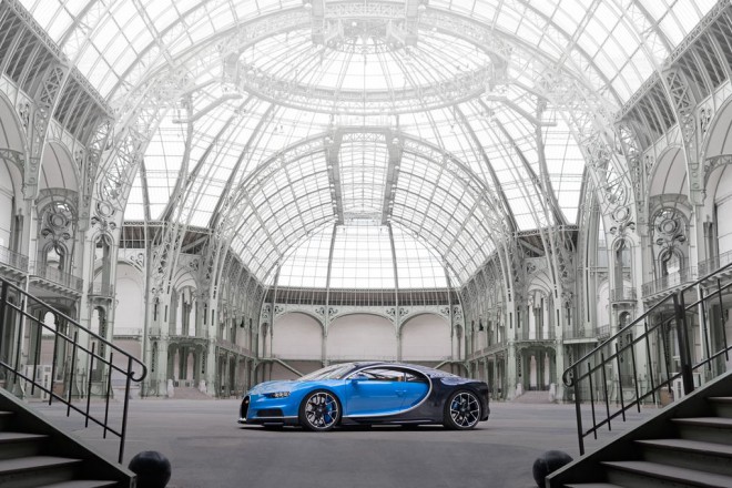 부가티 시론(Bugatti Chiron)은 속도의 새로운 왕입니다.