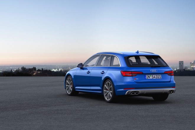The weight of the Audi S4 Avant is 1,675 kilograms (limousine is 45 kg lighter).