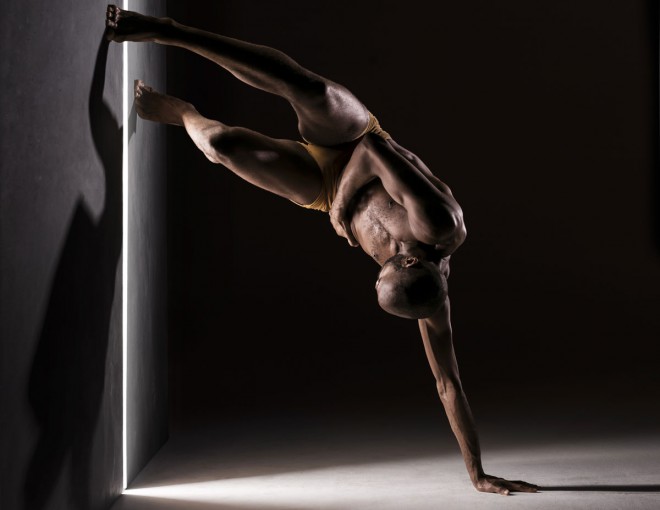 Alonzo King LINES Ballet je slávny americký súbor súčasného tanca, ktorý od roku 1982 nasleduje jedinečnú víziu umeleckého riaditeľa. 