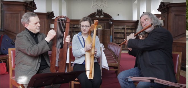 Sehen Sie, wie 1000 Jahre alte Musik auf 1000 Jahre alten Instrumenten klingt.