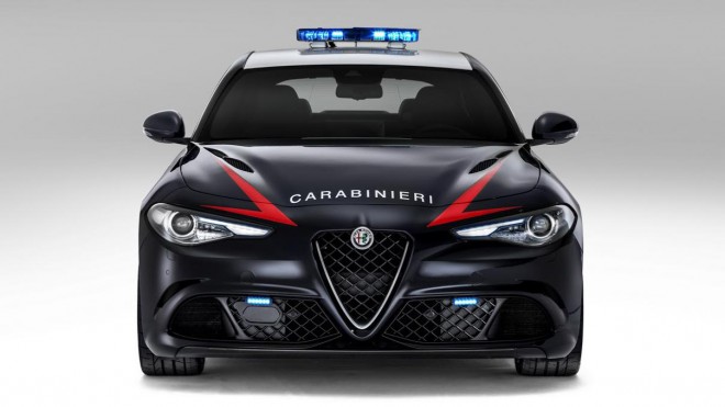 Z italijansko policijo ni pametno češenj zobati.
