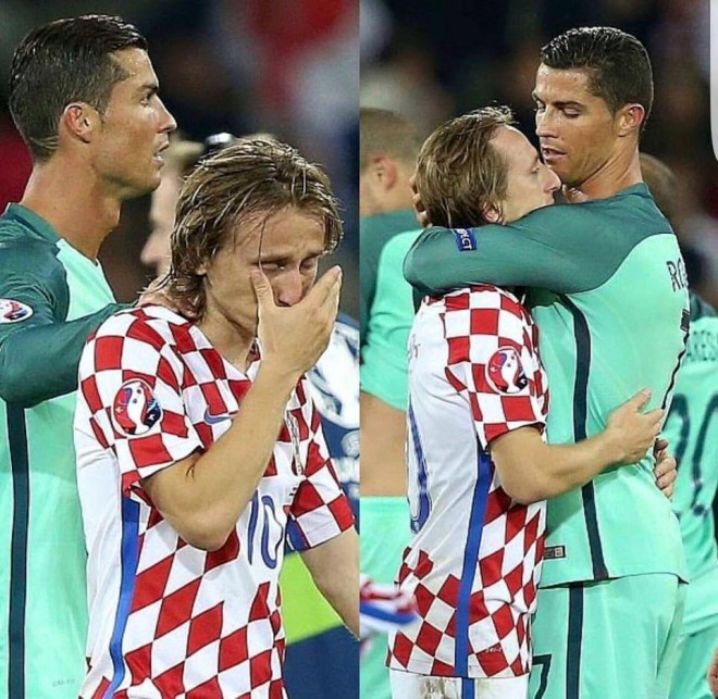 W ten sposób Cristiano Ronaldo pocieszał swojego kolegę z drużyny Realu, Lukę Modrica, po porażce tego ostatniego z Portugalią.