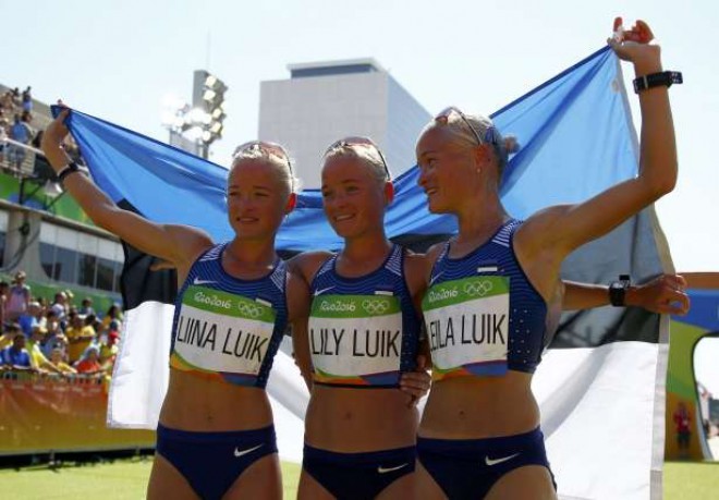 Estniska trillingar Lily, Liina och Leila Luik.