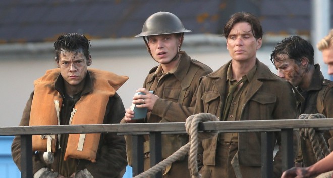 سيليان ميرفي وهاري ستايلز أثناء تصوير فيلم Dunkirk.