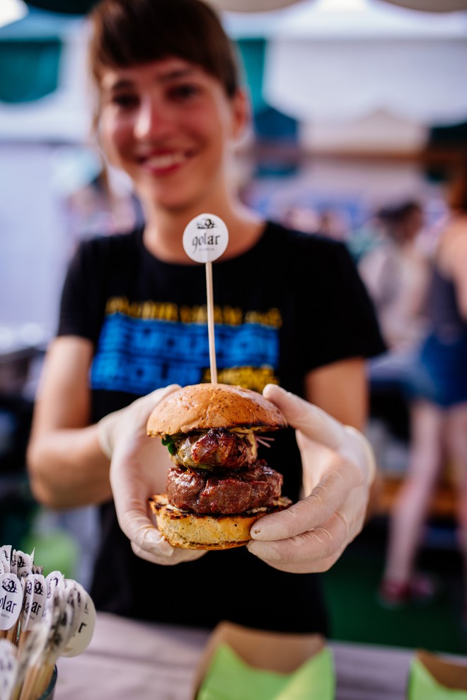 V prestolnico še zadnjič letos prihaja Pivo & burger fest.