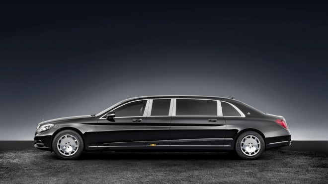 You are 100% safe in this limousine. They can fire at you, they can plant mines, but in vain, the Mercedes-Maybach S600 Pullman Guard is up to the challenge.